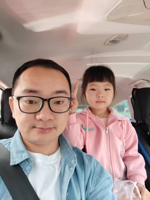 知天晓的第一张照片--连城上门女婿服务网